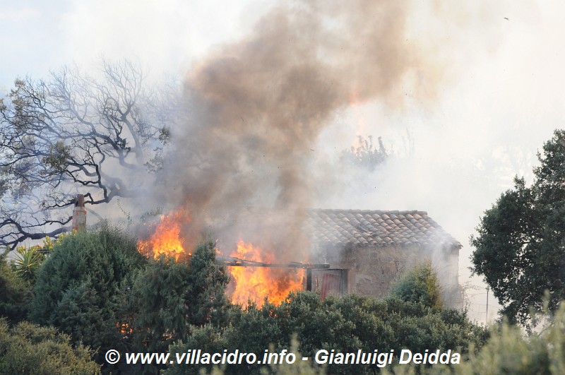 incendio_ARBUS_110826_0222